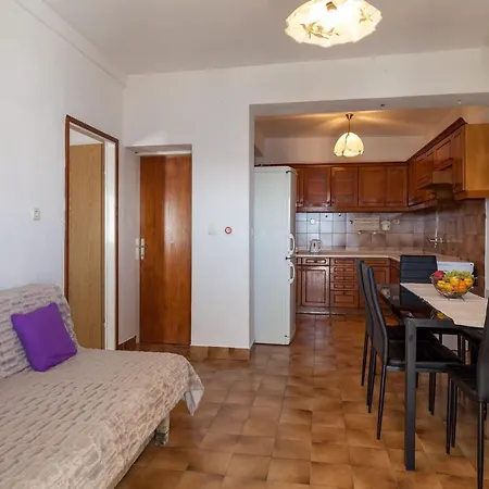 Apartment 1001d *